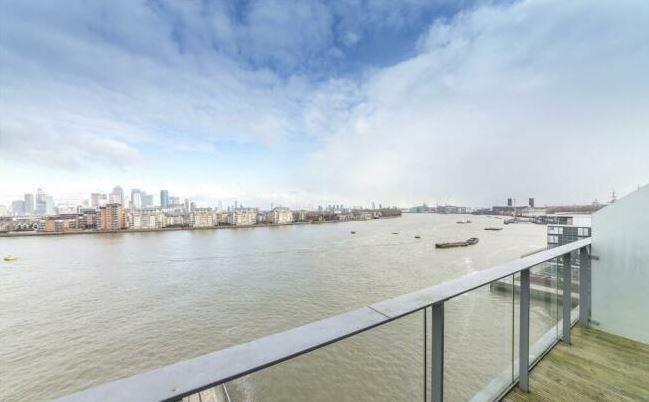 Apartment in London - More