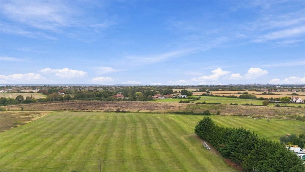 House in Rochford, Great Wakering - View 2