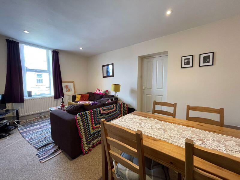 3 bedroom maisonette for rent