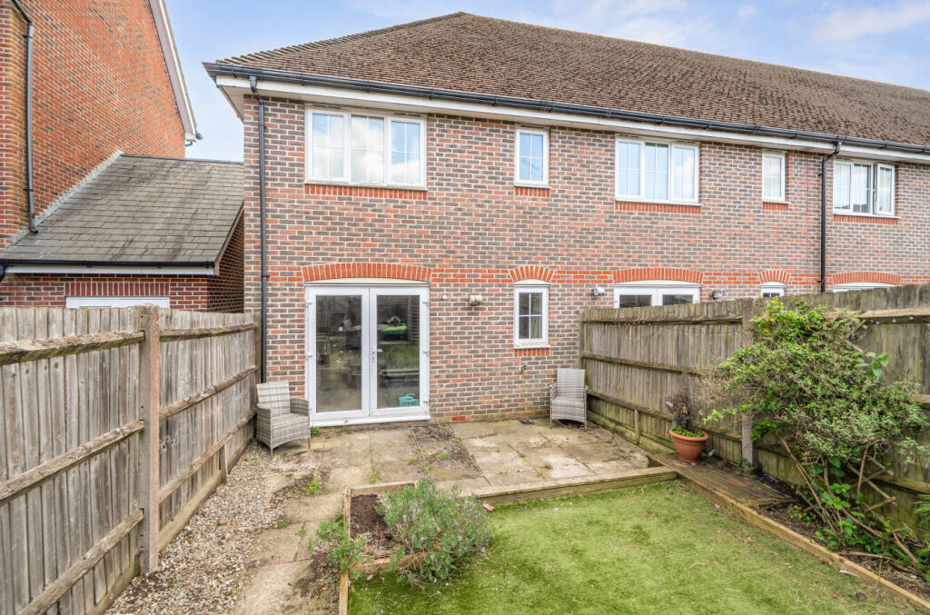 Harwood Close, Codmore Hill, Pulborough photo 5