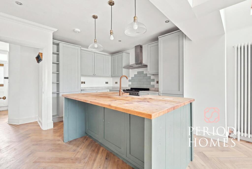 House in Chelmsford, Moulsham - More