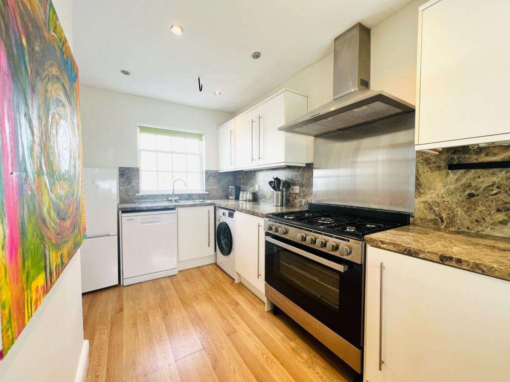 House in Worcester - View 5