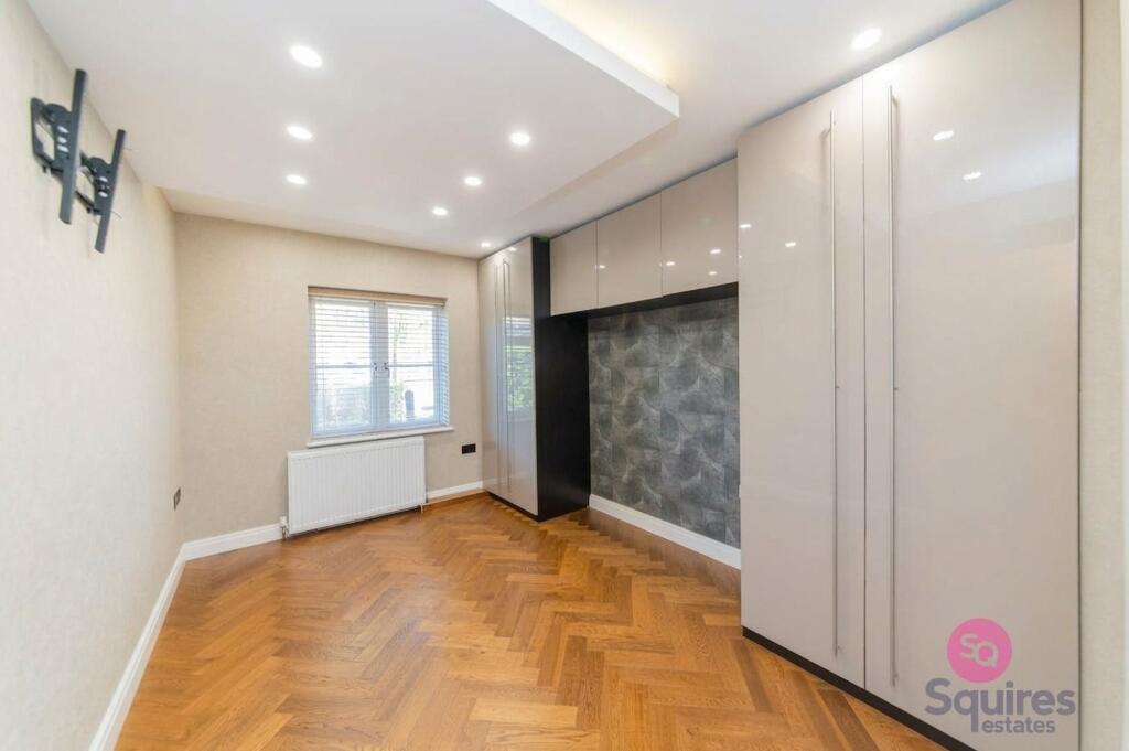 Apartment in London - View 4
