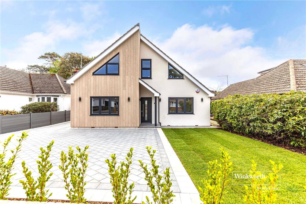 Main image of property: Wellington Avenue, Christchurch, Dorset, BH23