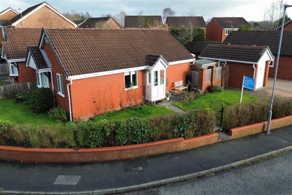 Woolmer Close, Birchwood, WA3  6UU photo 3