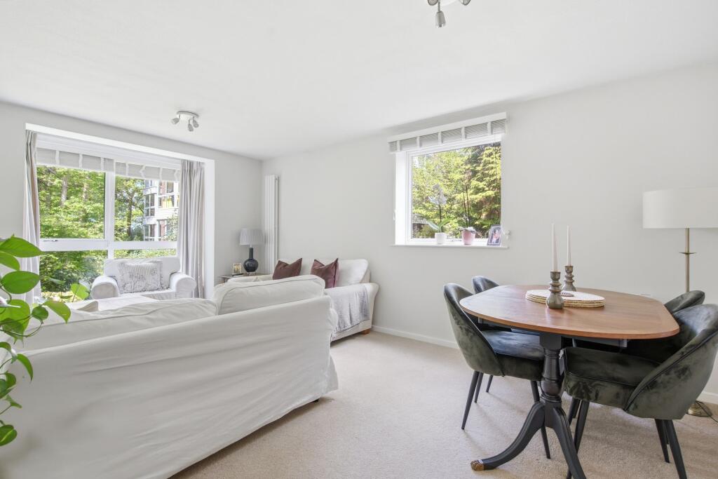 Apartment in Sunninghill - View 3