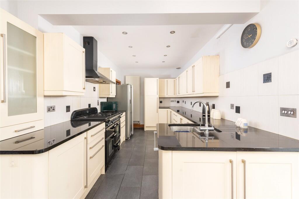 Goldington Road, Bedford, Bedfordshire, MK40 photo 4