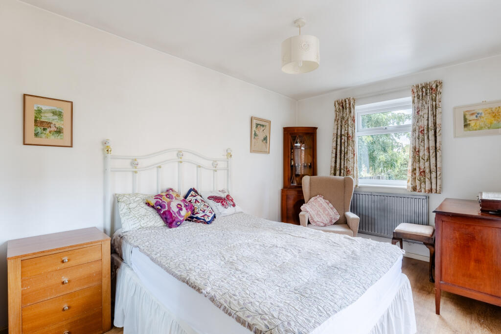 House in Bristol, Shirehampton - More