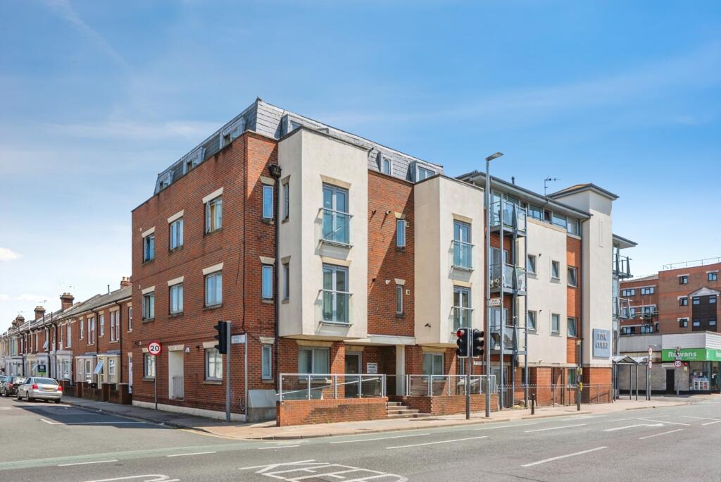 Apartment in Portsmouth - View 6