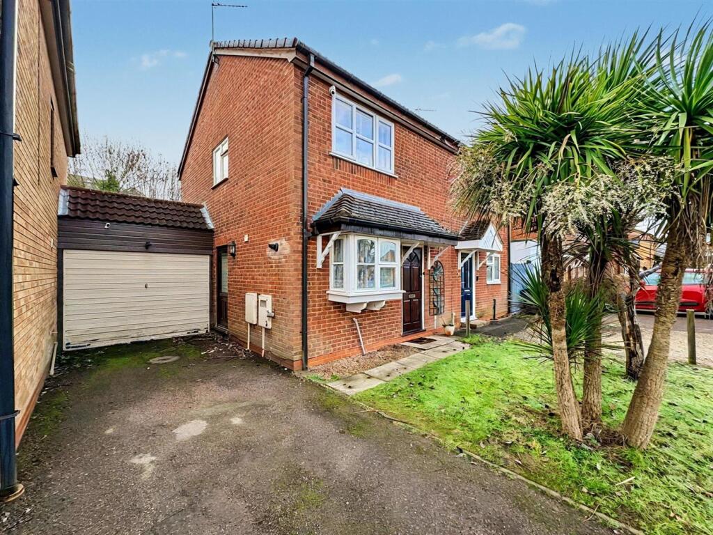 Main image of property: Barons Croft, Nuneaton