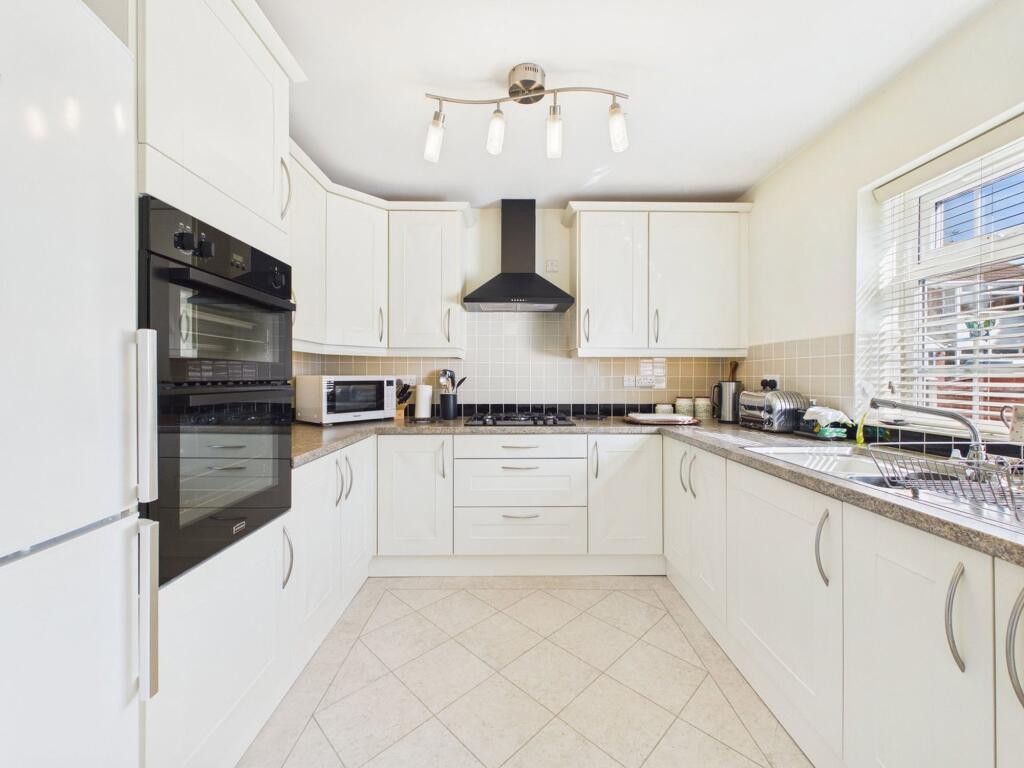 Fletchers Drive, Burscough, L40 photo 4