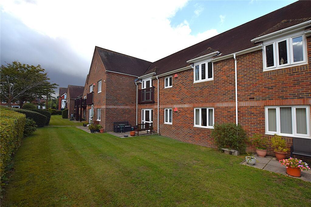 2-bed other on Mary Rose Mews, Adams Way, Alton, Hampshire, GU34, £250,000
