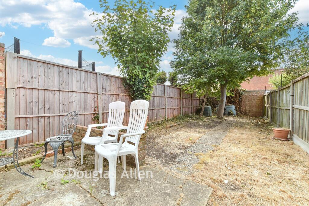 House in London - View 2