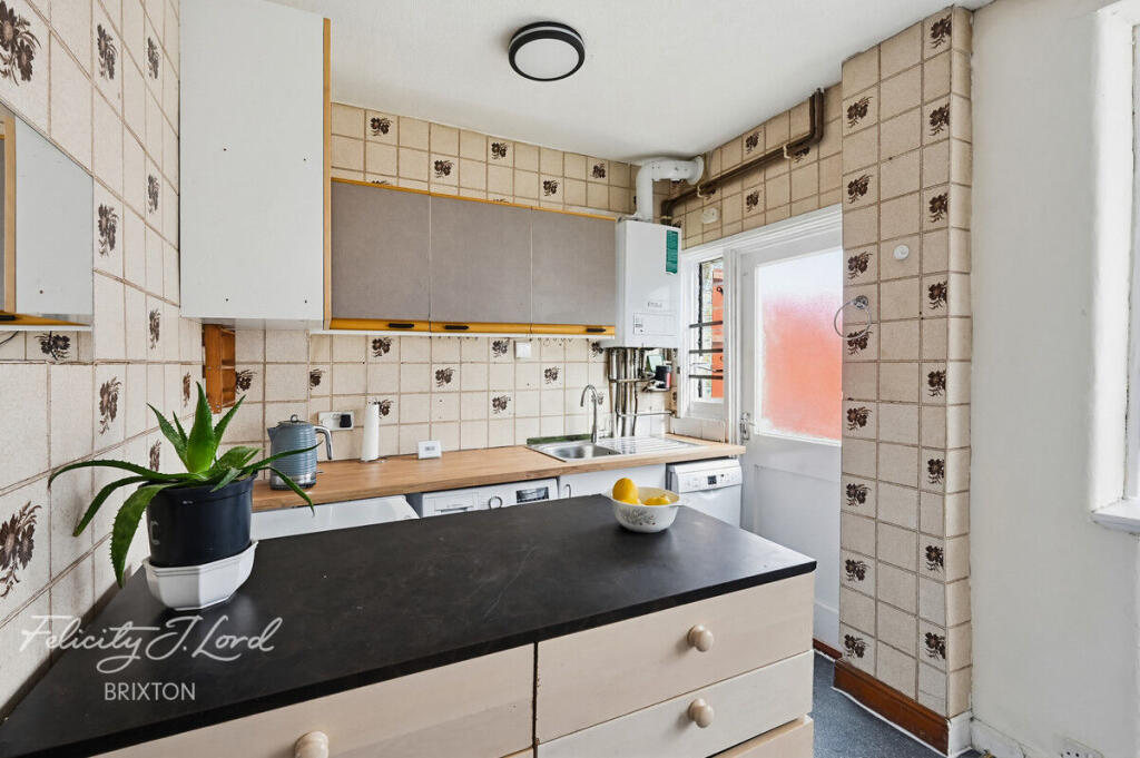 Main image of property: Lessingham Avenue, London