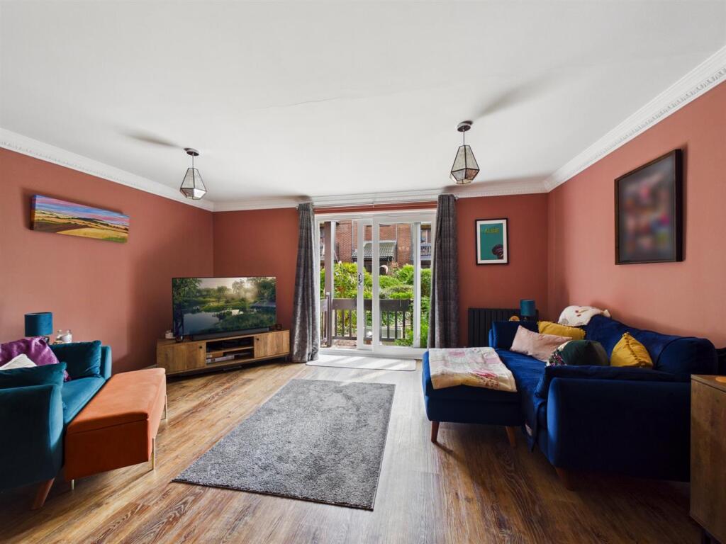 Apartment in Newcastle upon Tyne - View 4