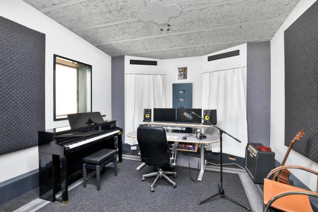 Hive - Studio E - 3.jpg