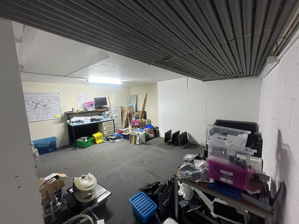 Photo 6
