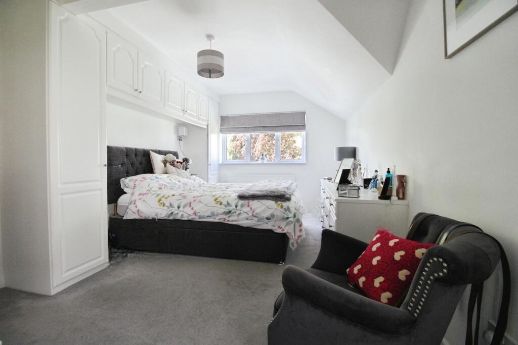 Pavenhill, Purton, SN5 photo 4