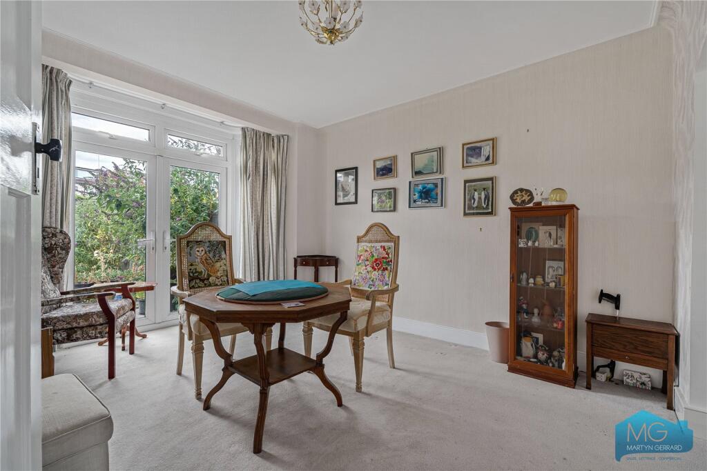 House in London, Brunswick Park - View 4