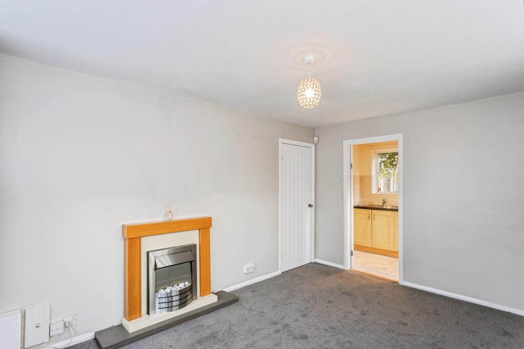 Apartment in Southend-on-Sea, Essex - View 4