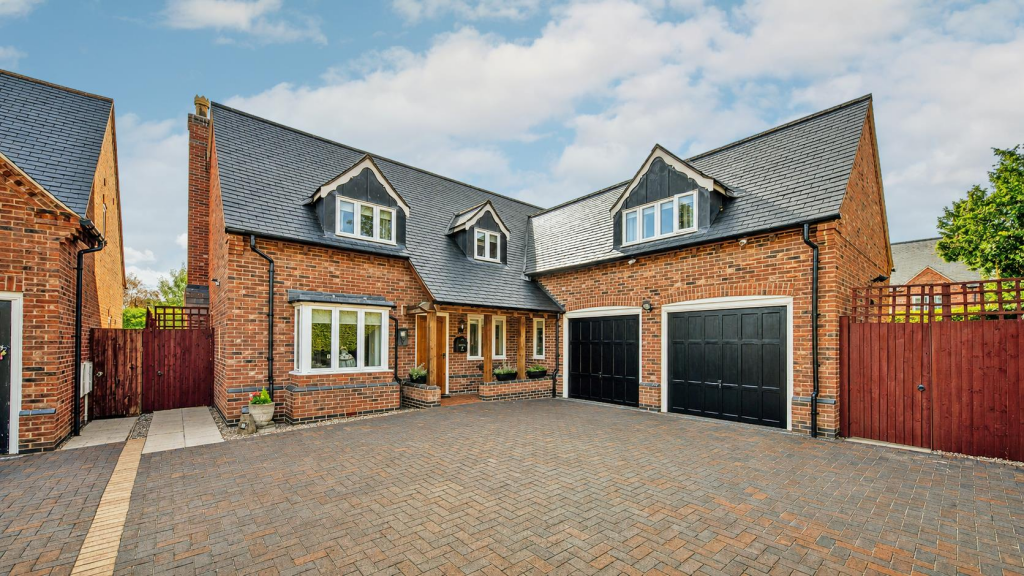 5-bed detached on Ashby Road, Kegworth, Derby, £600,000