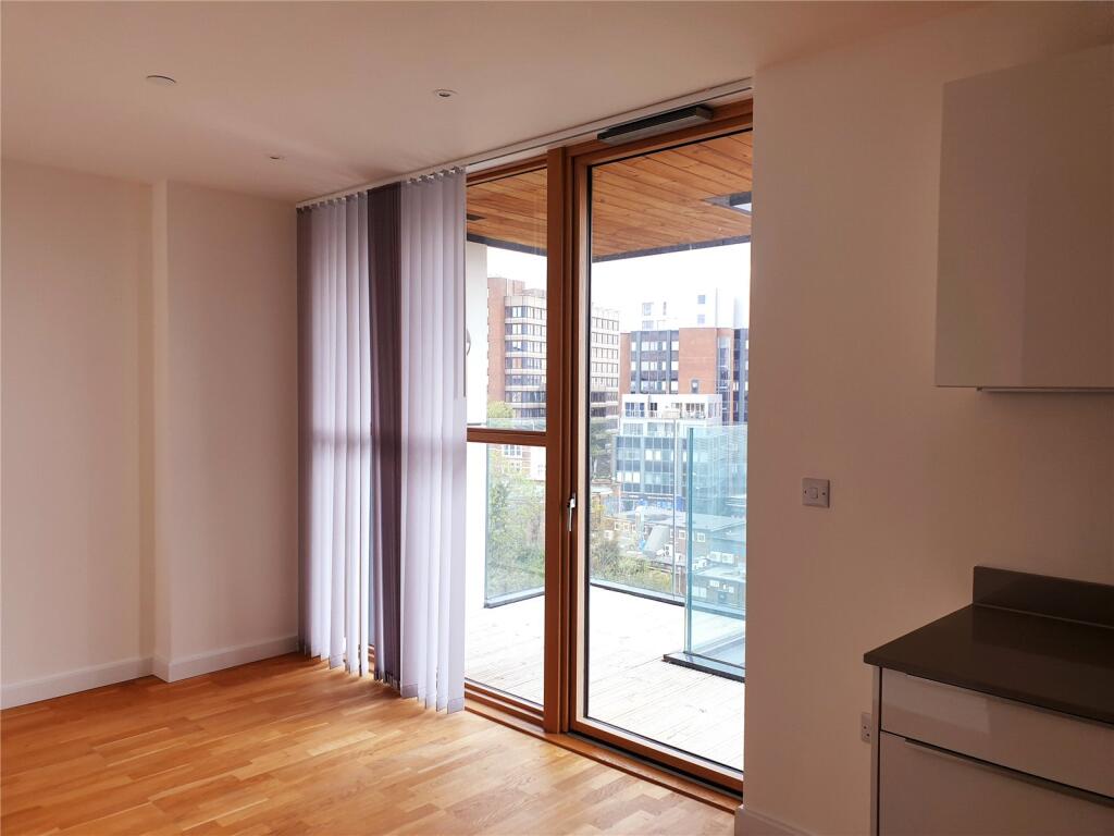 Apartment in Bromley - View 5