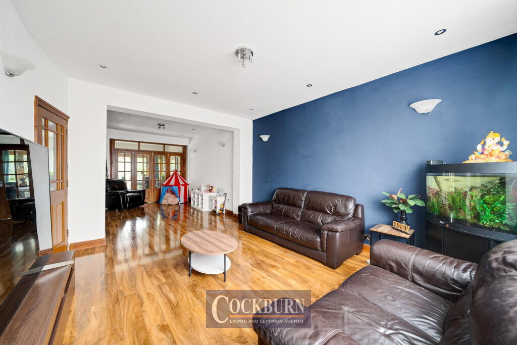 House in London - View 2