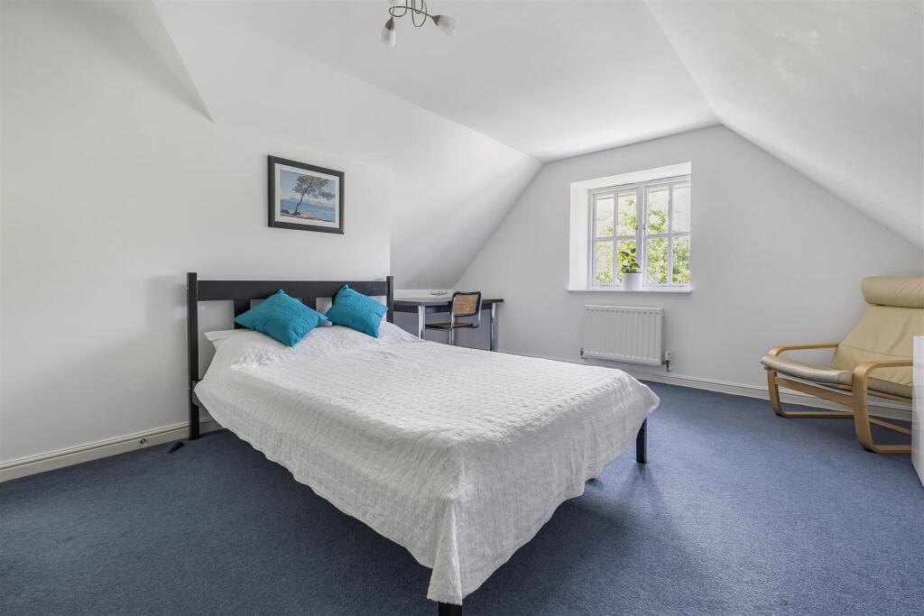 House in Tonbridge - More