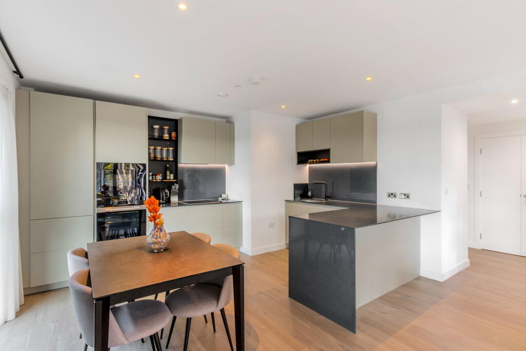 Apartment in London - More