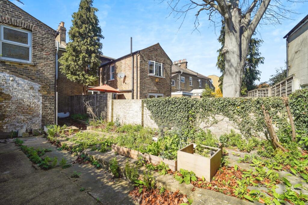 House in London - View 5