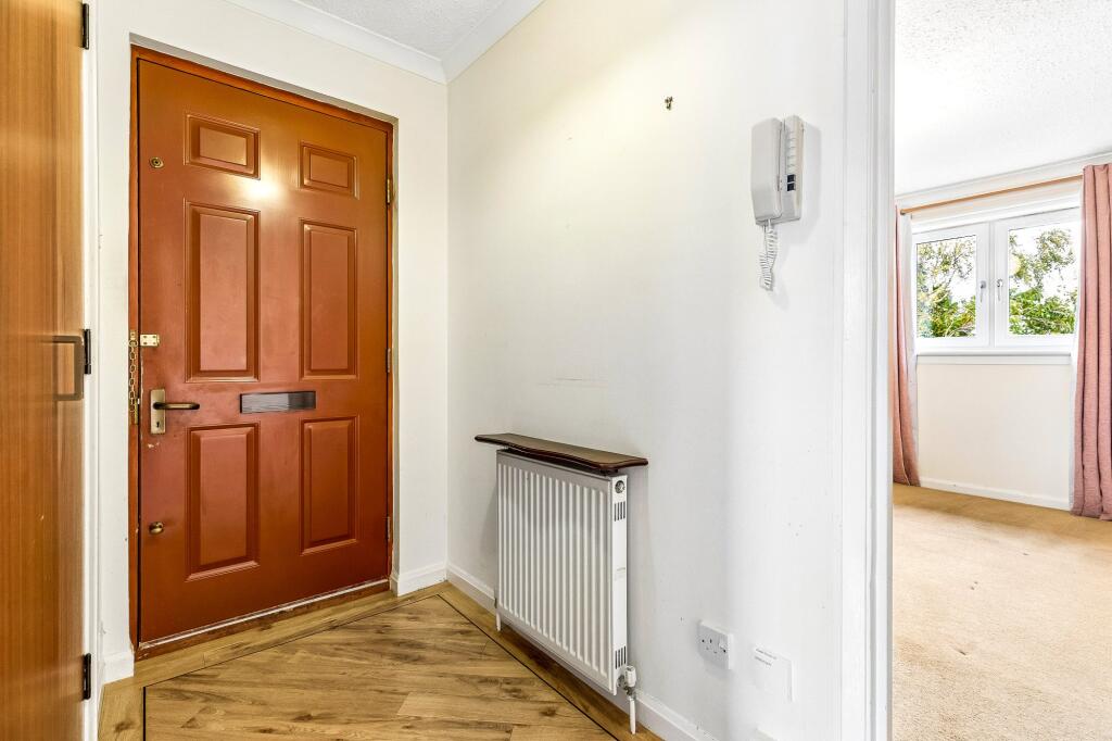 Ballantrae Crescent, Newton Mearns, Glasgow photo 3