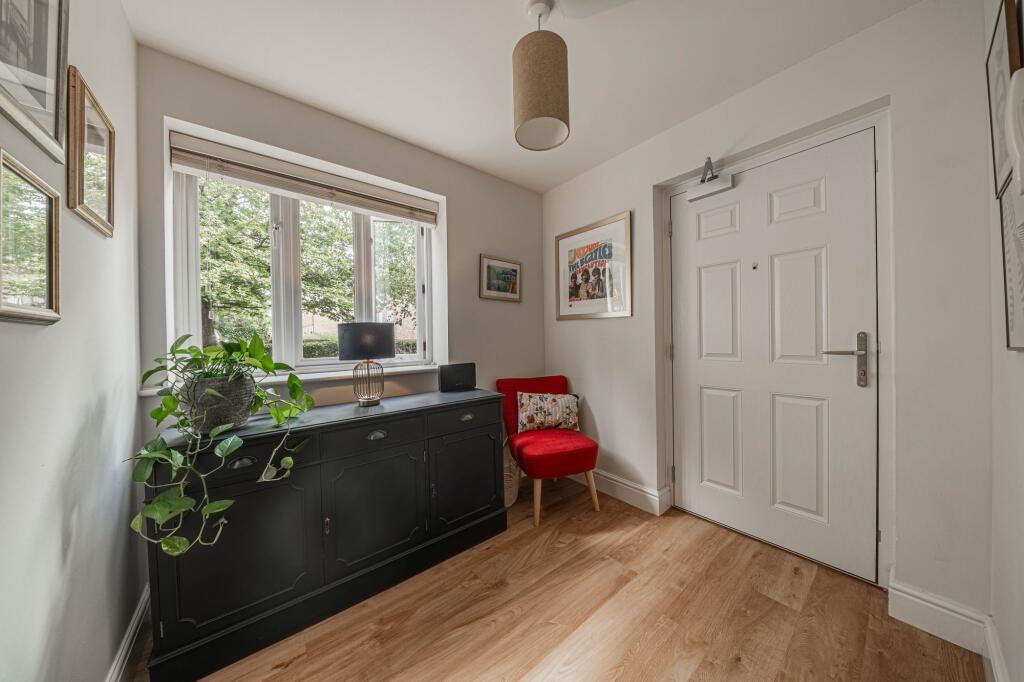 Apartment in Redhill - View 4