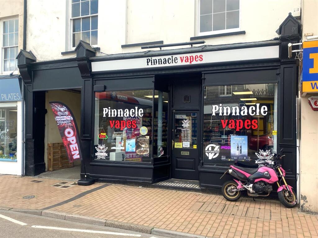 Main image of property: 52 High Street, Ilfracombe