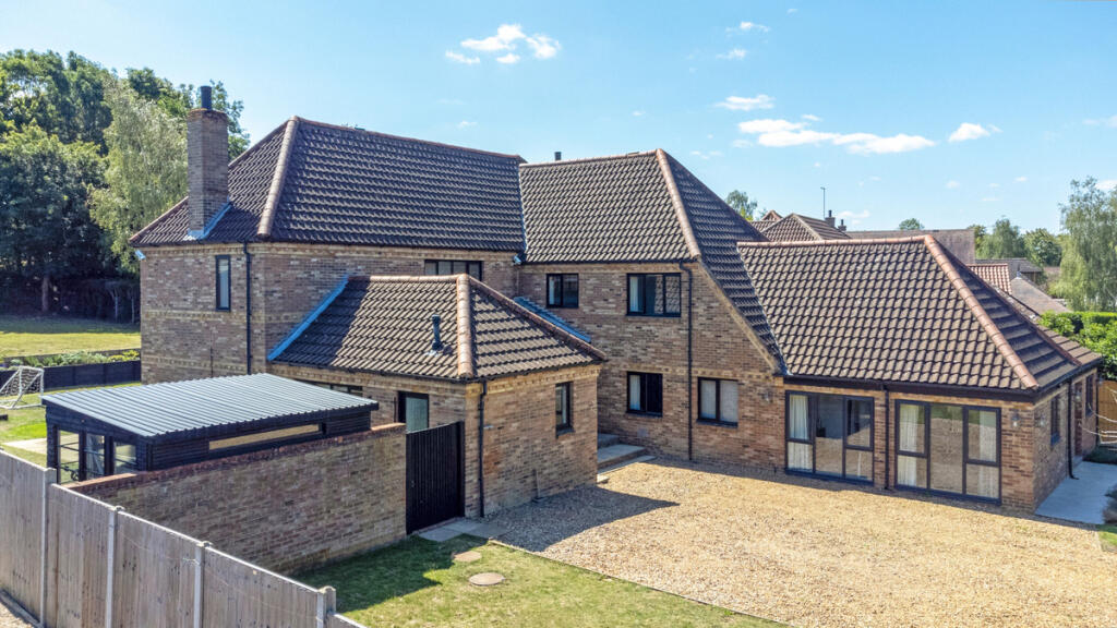 Main image of property: Redland Drive, Milton Keynes, MK5