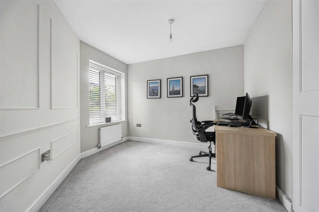 Apartment in Reading, Holybrook - More