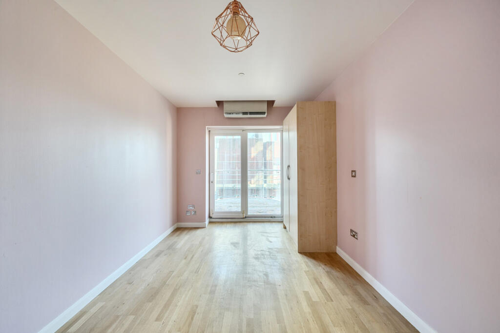 Apartment in London - More