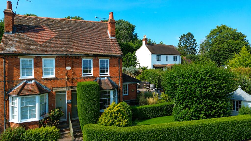Main image of property: Knowl Hill Common, Knowl Hill, Reading, Berkshire, RG10