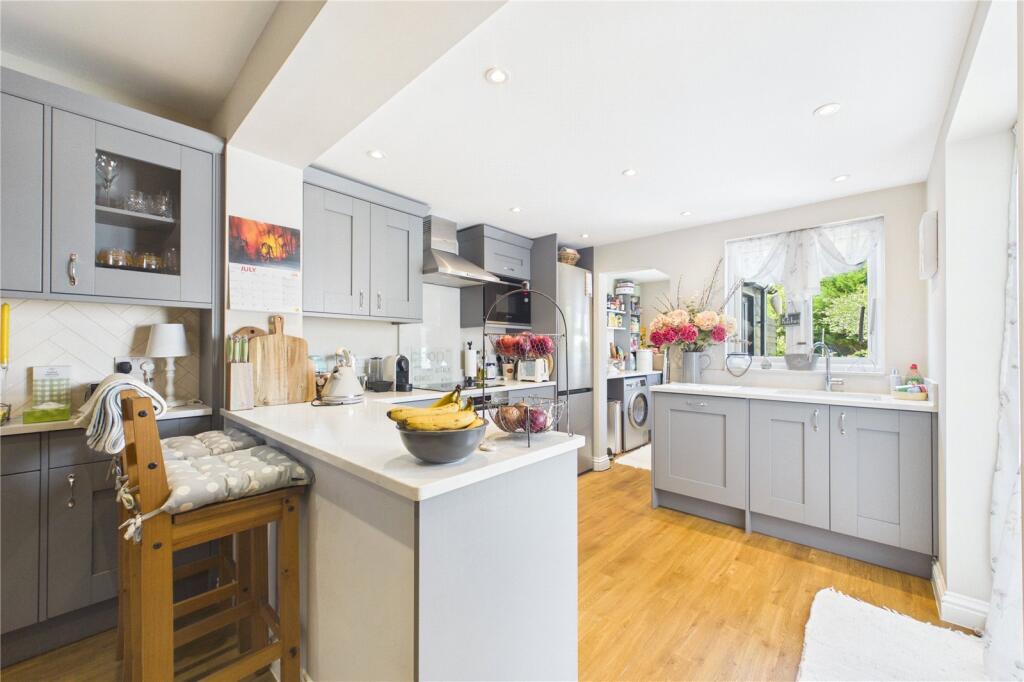 House in Basingstoke and Deane, Baughurst - More