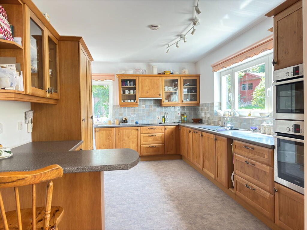 Briarside, Alresford, SO24  photo 2