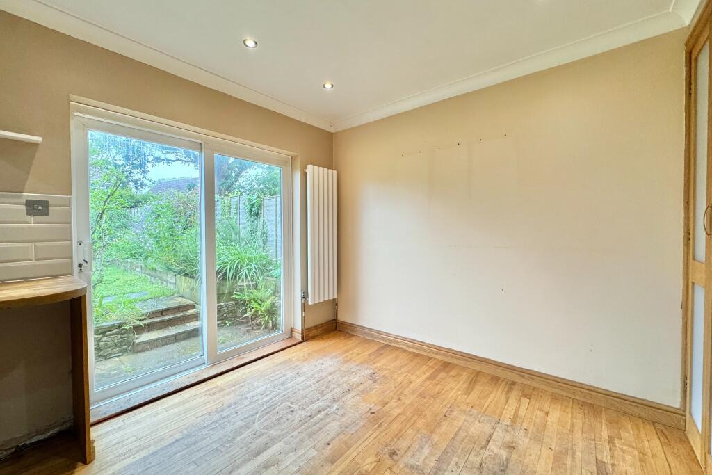 House in Fareham, Locks Heath - View 4