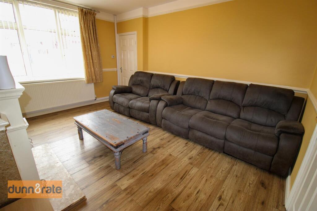 House in Stoke-on-Trent - View 4