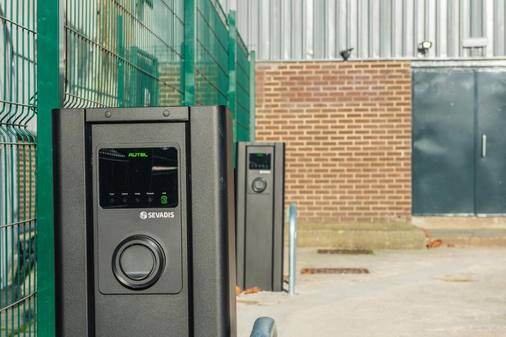 Unit-1-Crompton-Rd-Groundwell-Ind-Est-Swindon-58_2000.jpg