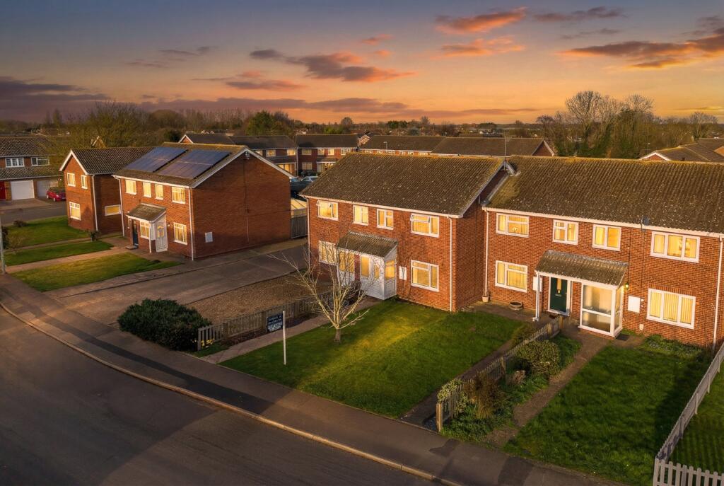 3-bed terraced on School Road, Earith, Huntingdon, Cambridgeshire, PE28 3QB, £250,000