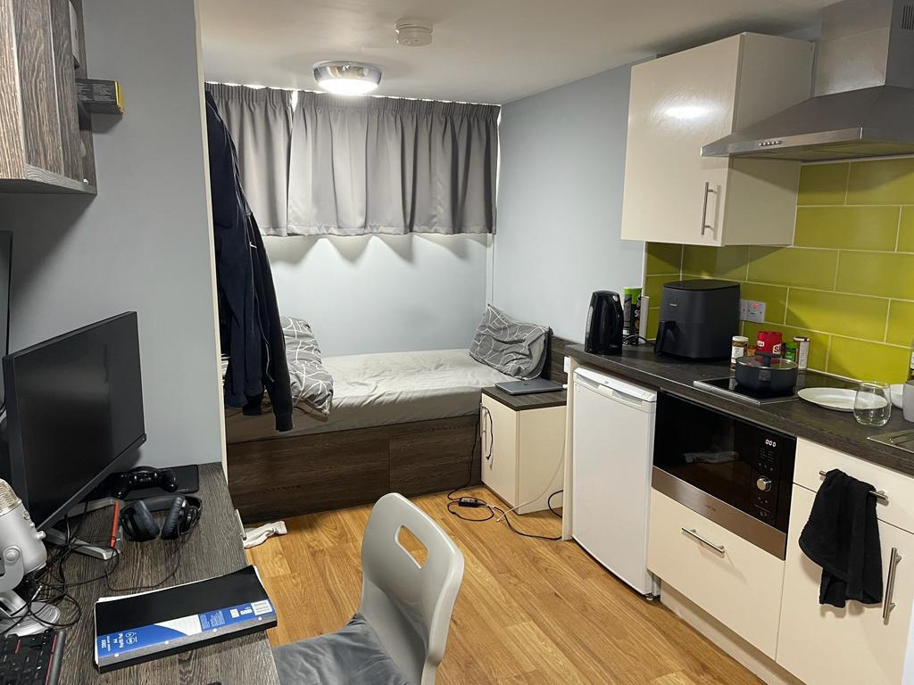 Studio flat for rent