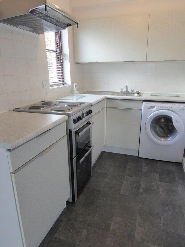 Apartment in Dartford, Stone - More