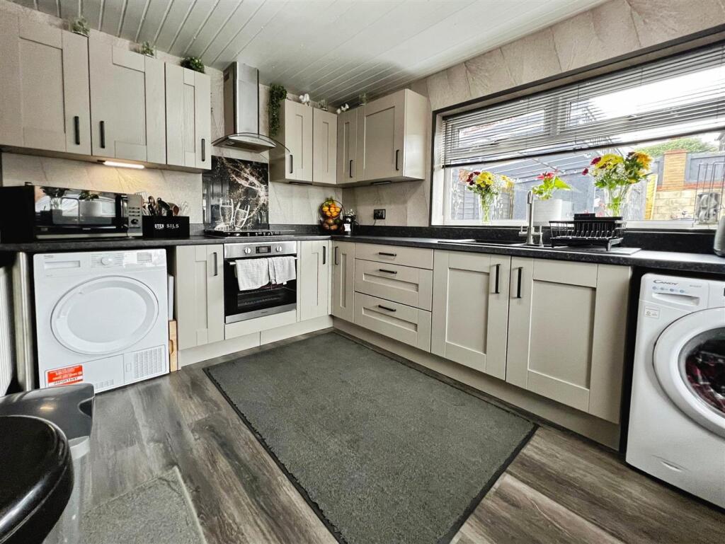 House in Bradford - View 5