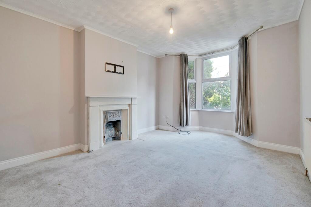 House in High Wycombe, Totteridge - View 2
