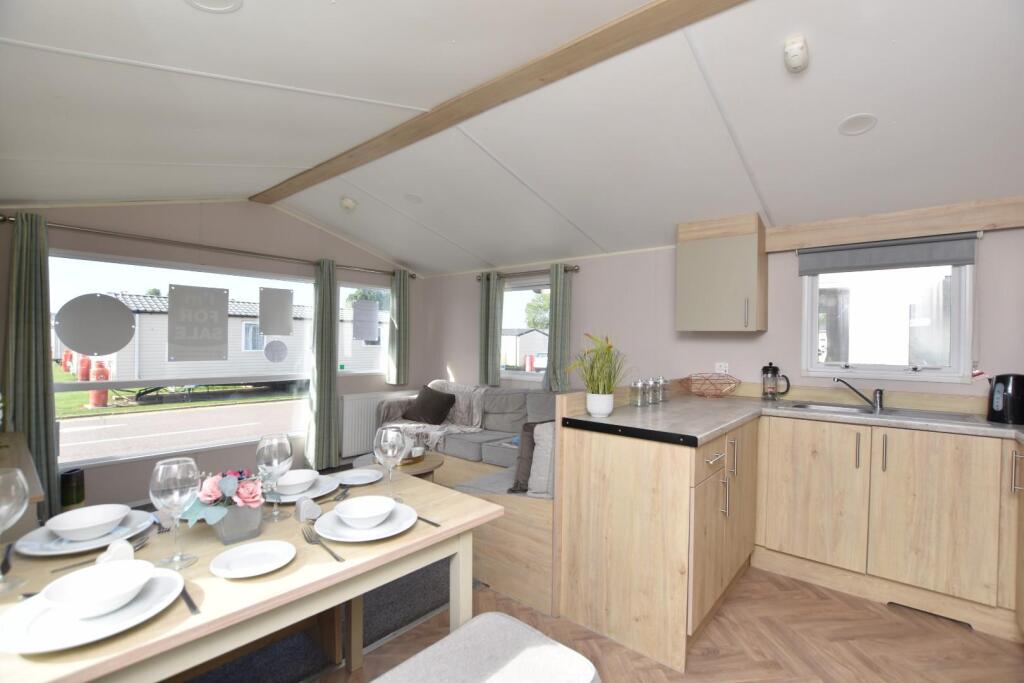 House in Folkestone and Hythe, Dymchurch - View 2