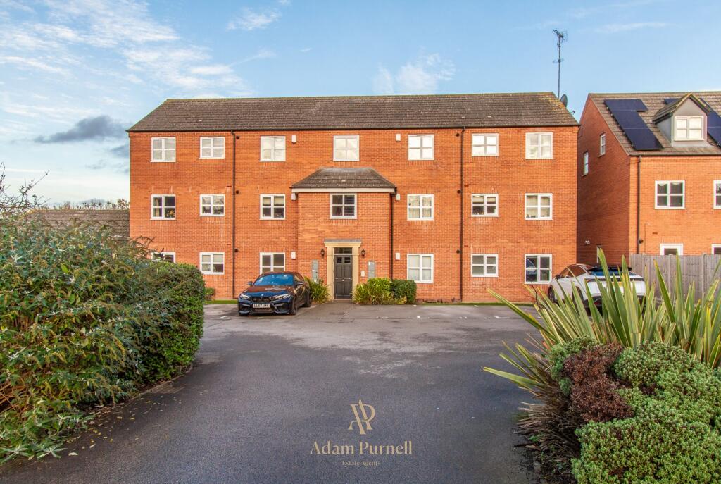 2-bed flat on Pickering Place, Burbage, LE10, £160,000