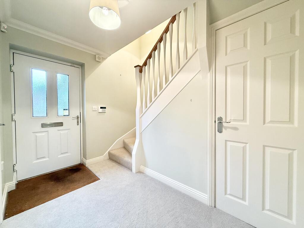Glenwood Road, West Moors, Ferndown, Dorset, BH22 photo 2